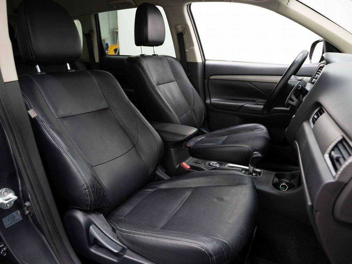 Б/У Митсубиши Оутлэндер 2013 года. Фото: #11