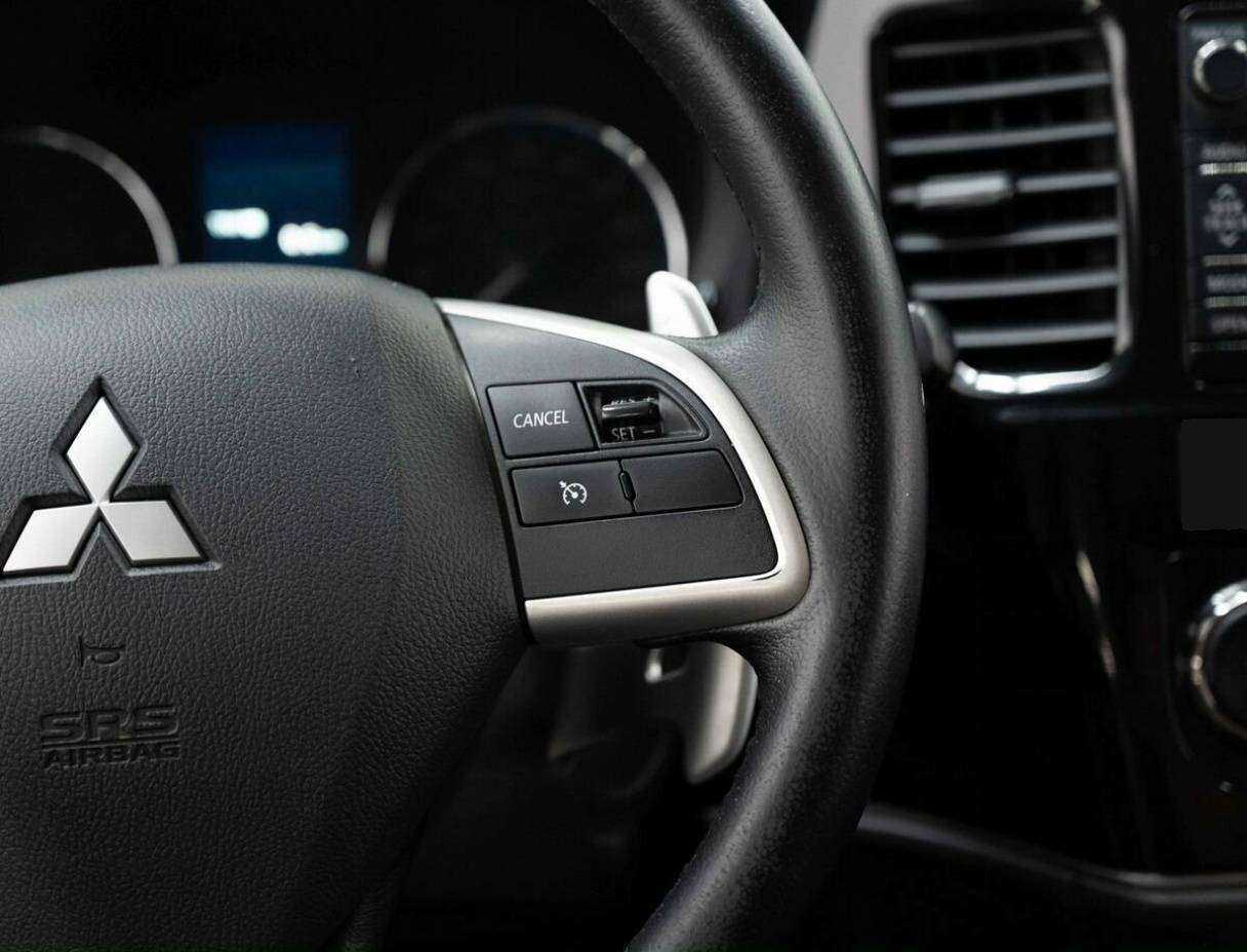 Б/У Митсубиши Оутлэндер 2013 года. Фото: #15