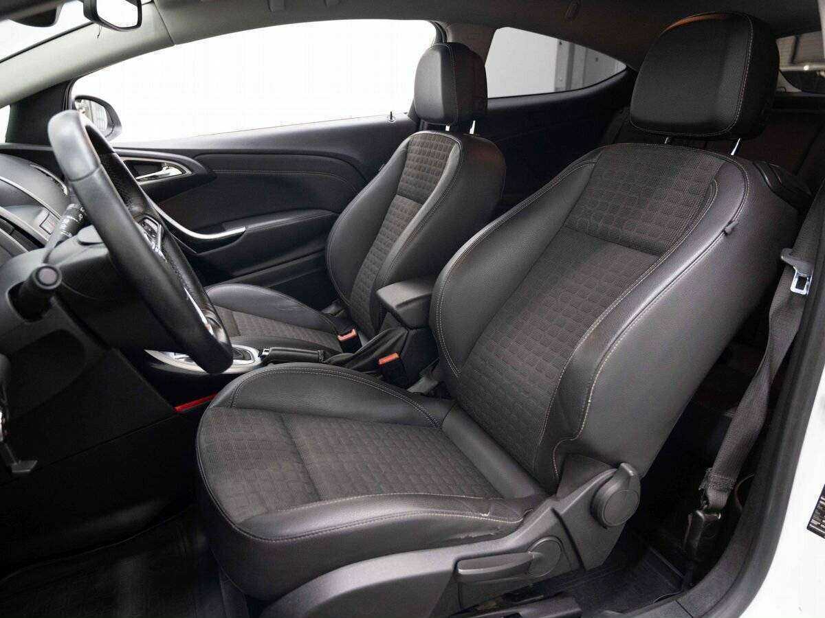 Б/У Опель Астра 2012 года. Фото: #7