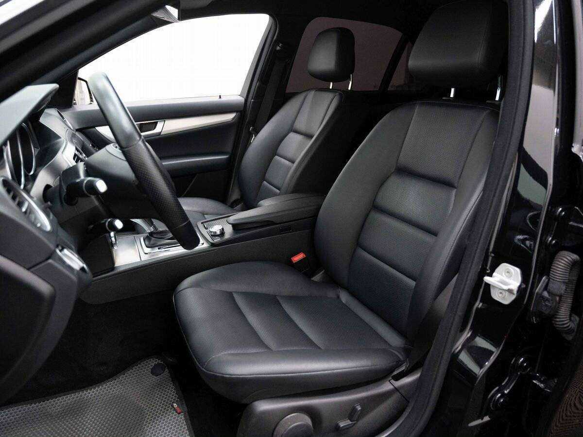 Б/У Мерседес-Бенц Ц-Класс 2013 года. Фото: #7