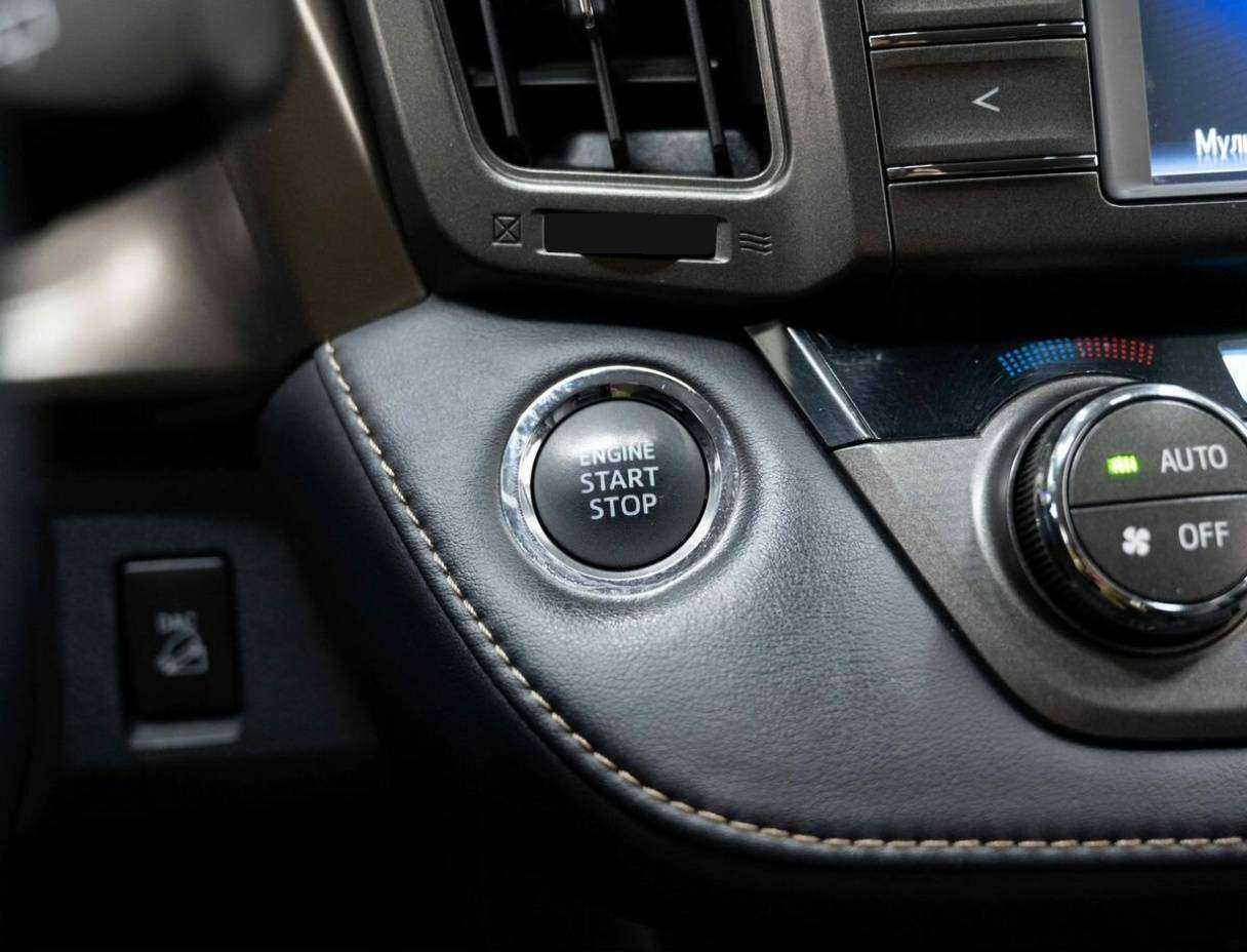 Б/У Тойота Рав4 2014 года. Фото: #23