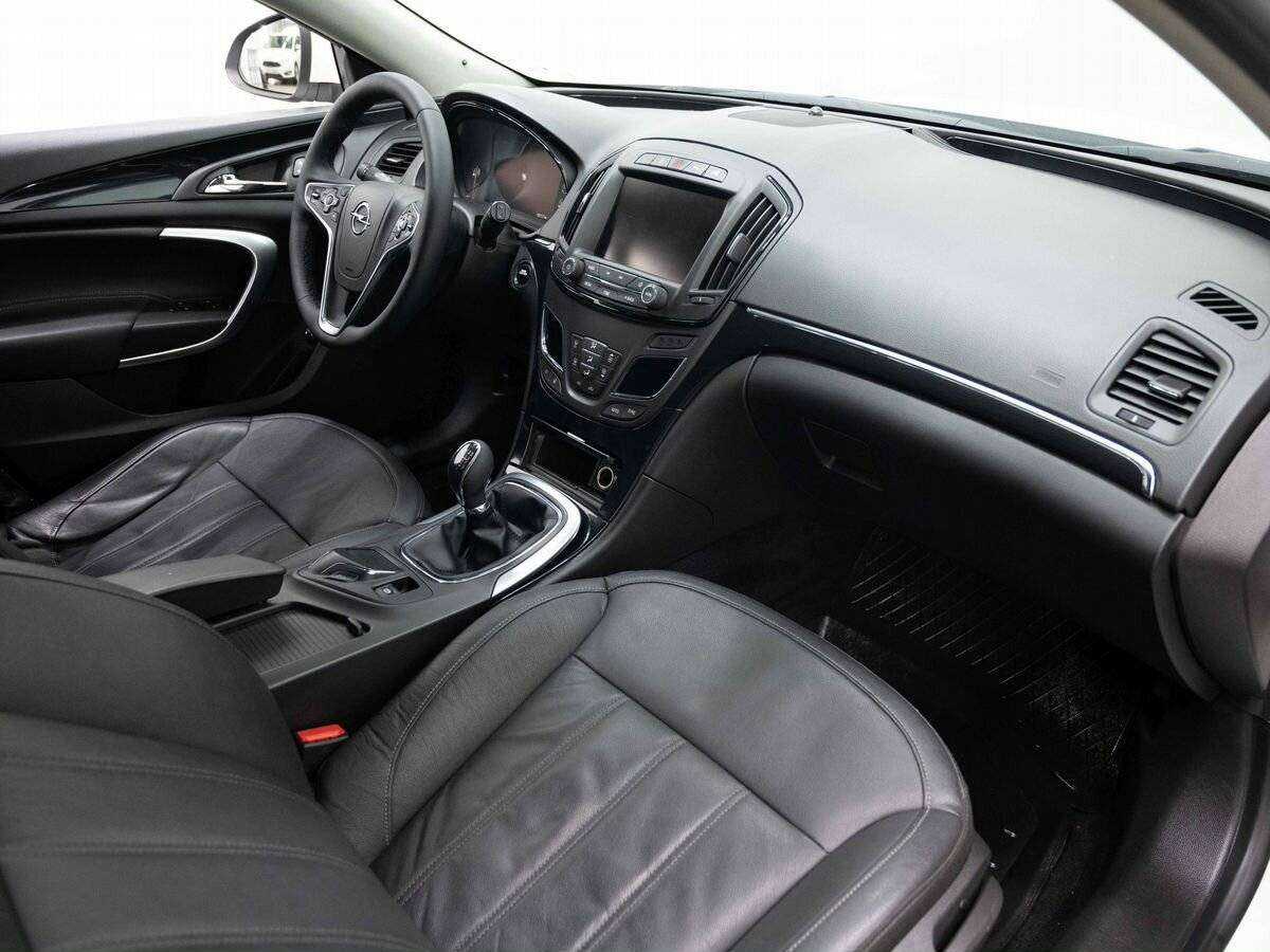 Б/У Опель Инсигния 2013 года. Фото: #13