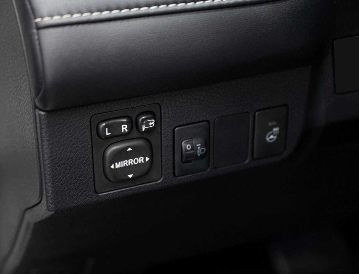 Б/У Тойота Рав4 2017 года. Фото: #14