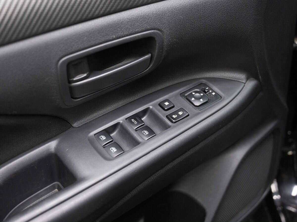 Б/У Митсубиши Оутлэндер 2018 года. Фото: #15