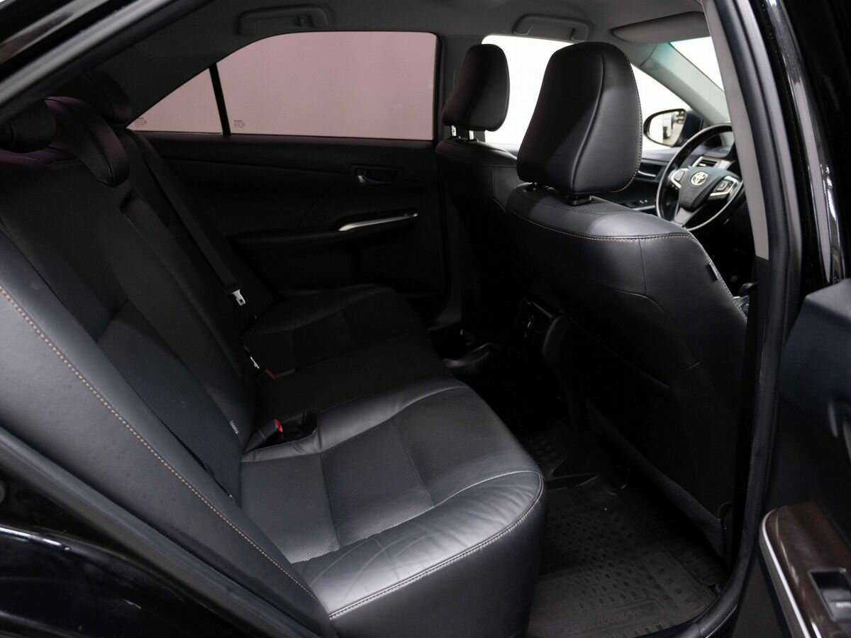 Б/У Тойота Камри 2018 года. Фото: #12