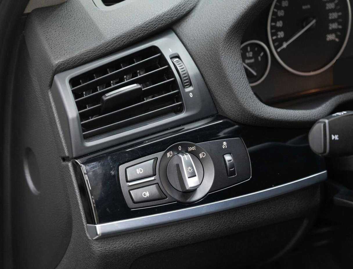 Б/У БМВ Икс3 2015 года. Фото: #24