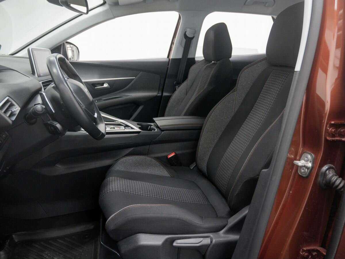 Б/У Пежо 3008 2018 года. Фото: #12