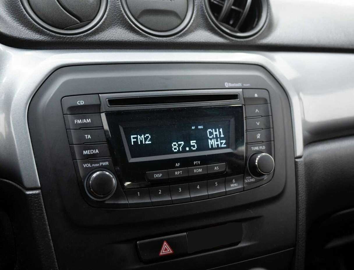 Б/У Сузуки Витара 2015 года. Фото: #16