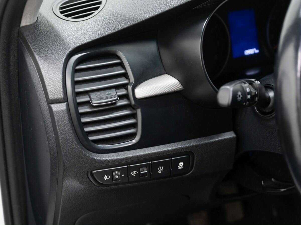 Б/У Киа Рио 2018 года. Фото: #18