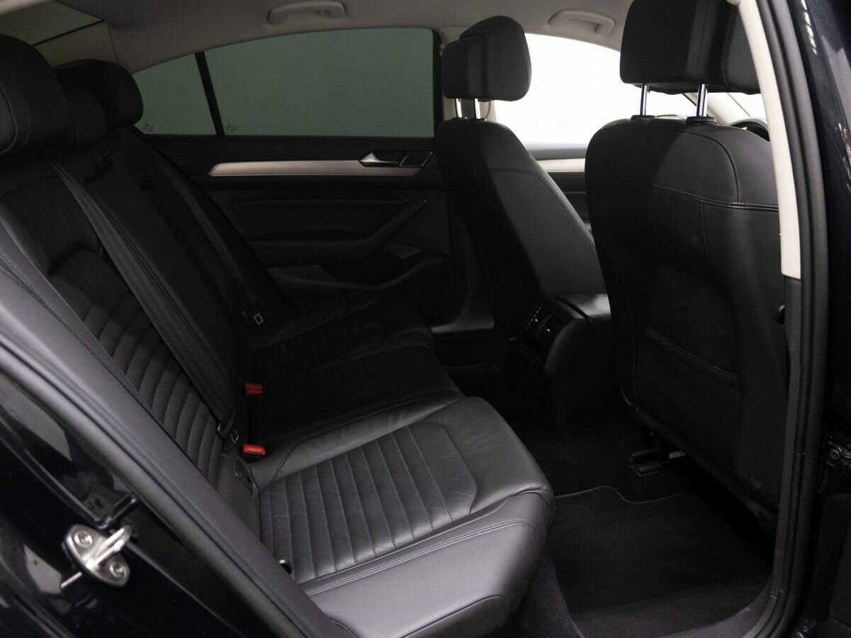 Б/У Фольксваген Пассат 2019 года. Фото: #9