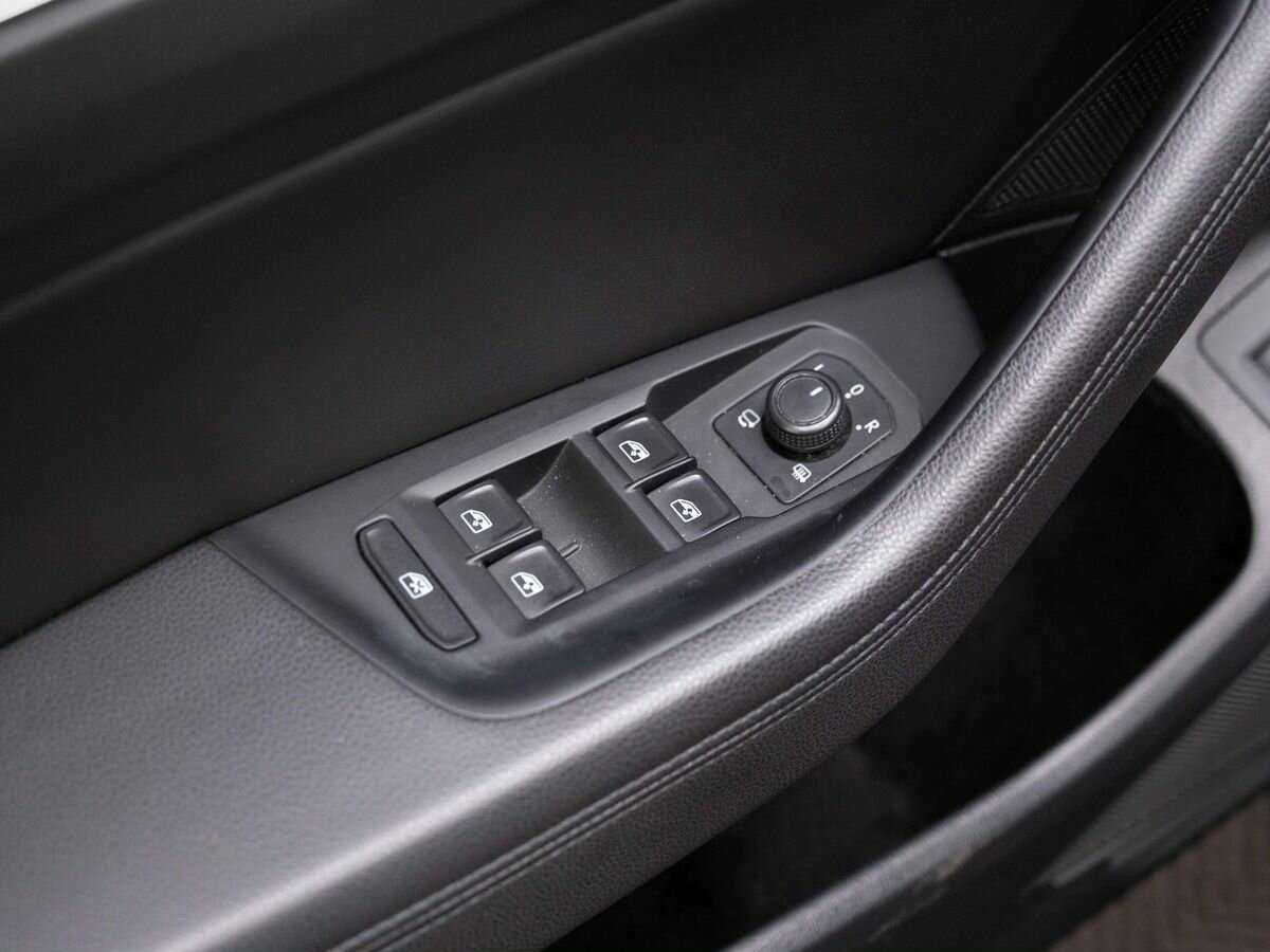 Б/У Фольксваген Пассат 2019 года. Фото: #22