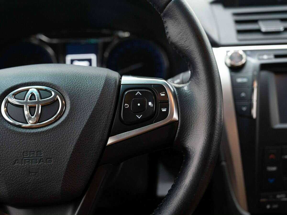 Б/У Тойота Камри 2015 года. Фото: #15