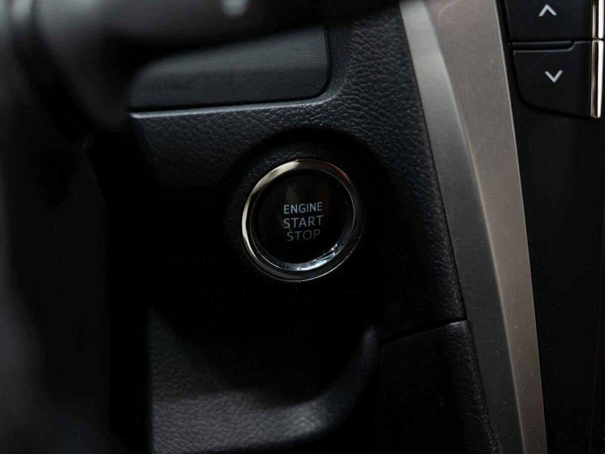 Б/У Тойота Камри 2015 года. Фото: #18