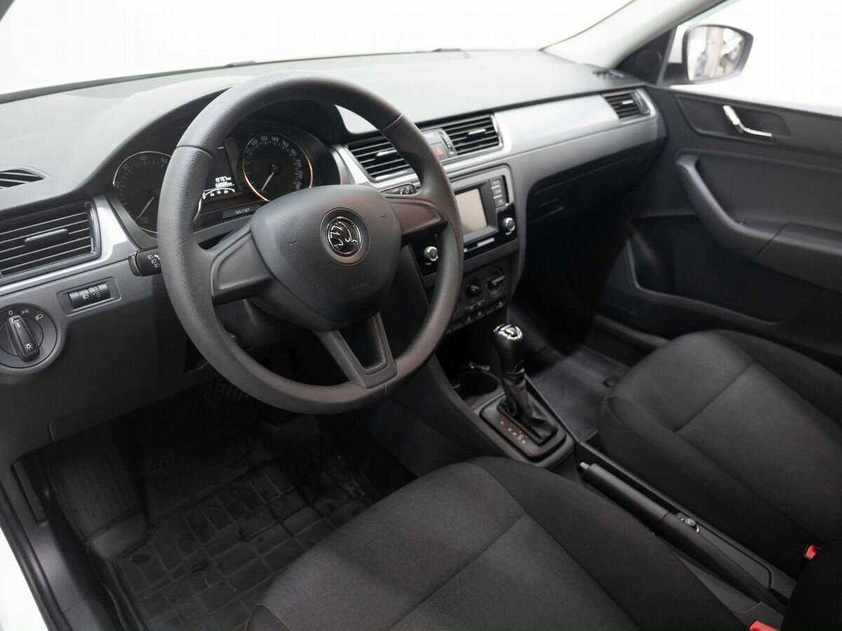 Б/У Шкода Рапид 2017 года. Фото: #6