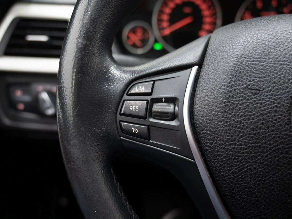 Б/У БМВ 3 серии 2015 года. Фото: #15