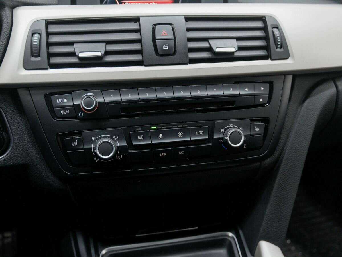 Б/У БМВ 3 серии 2014 года. Фото: #19