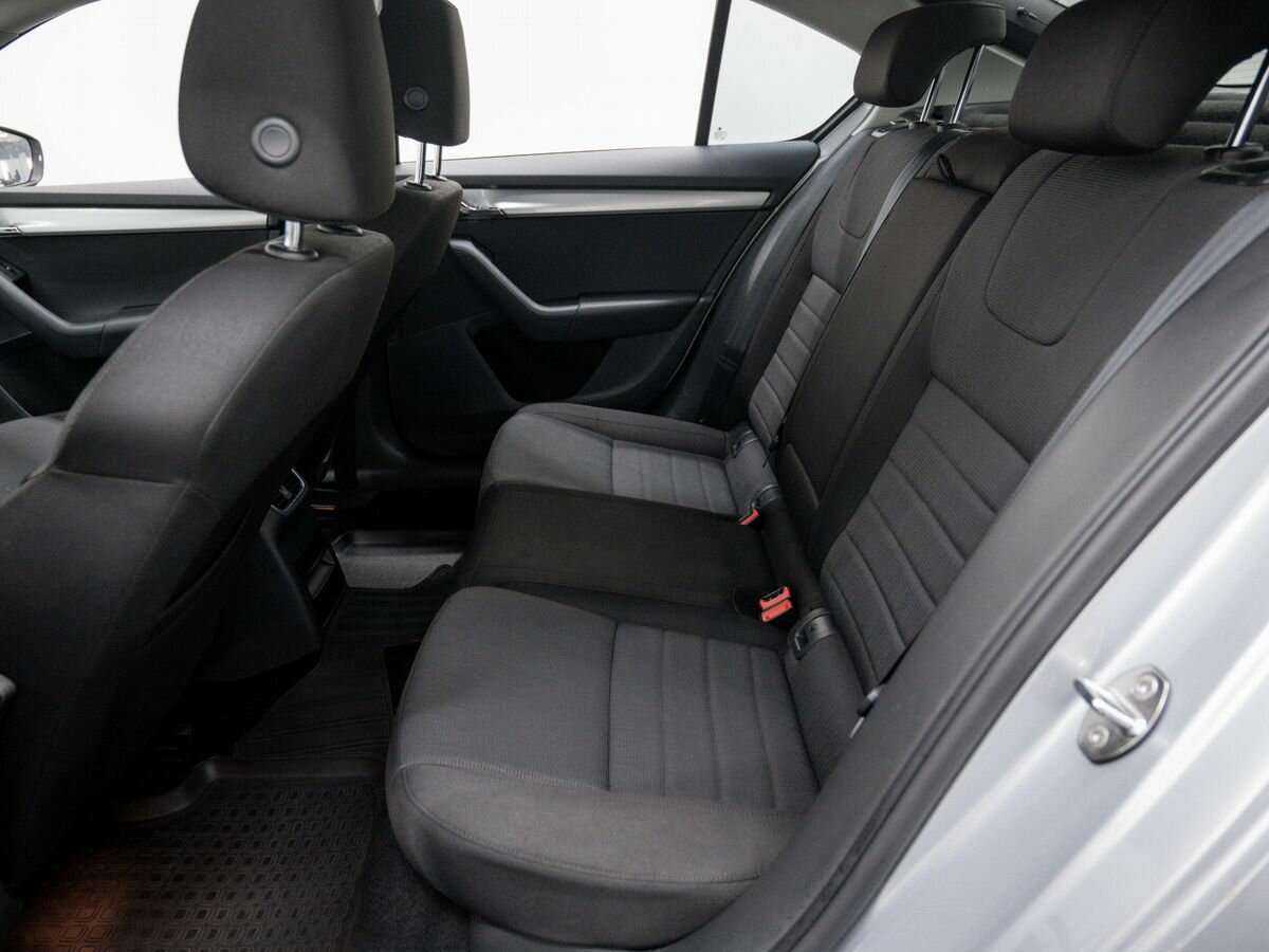 Б/У Шкода Октавия 2013 года. Фото: #12