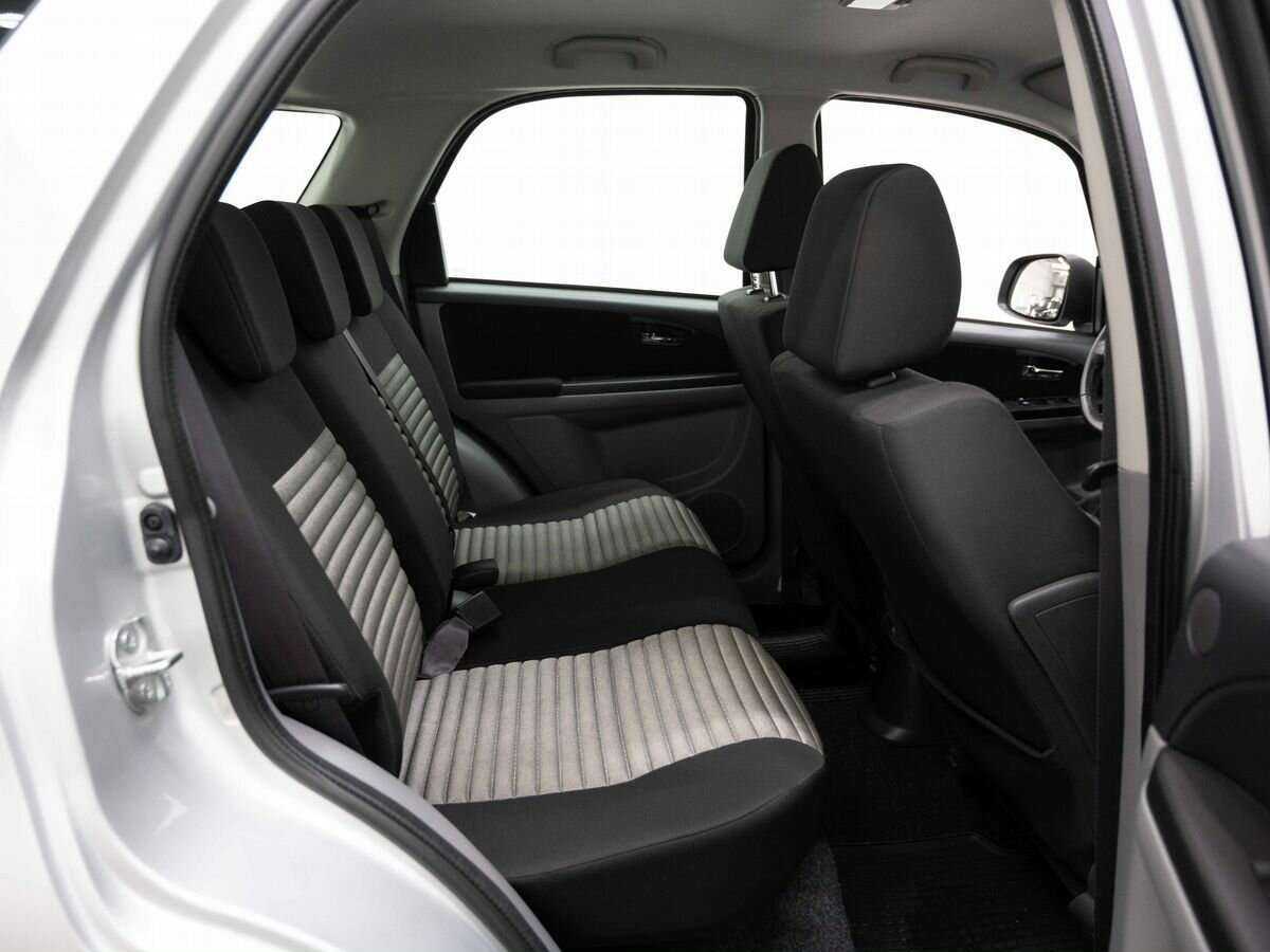 Б/У Сузуки С-Икс4 2013 года. Фото: #8