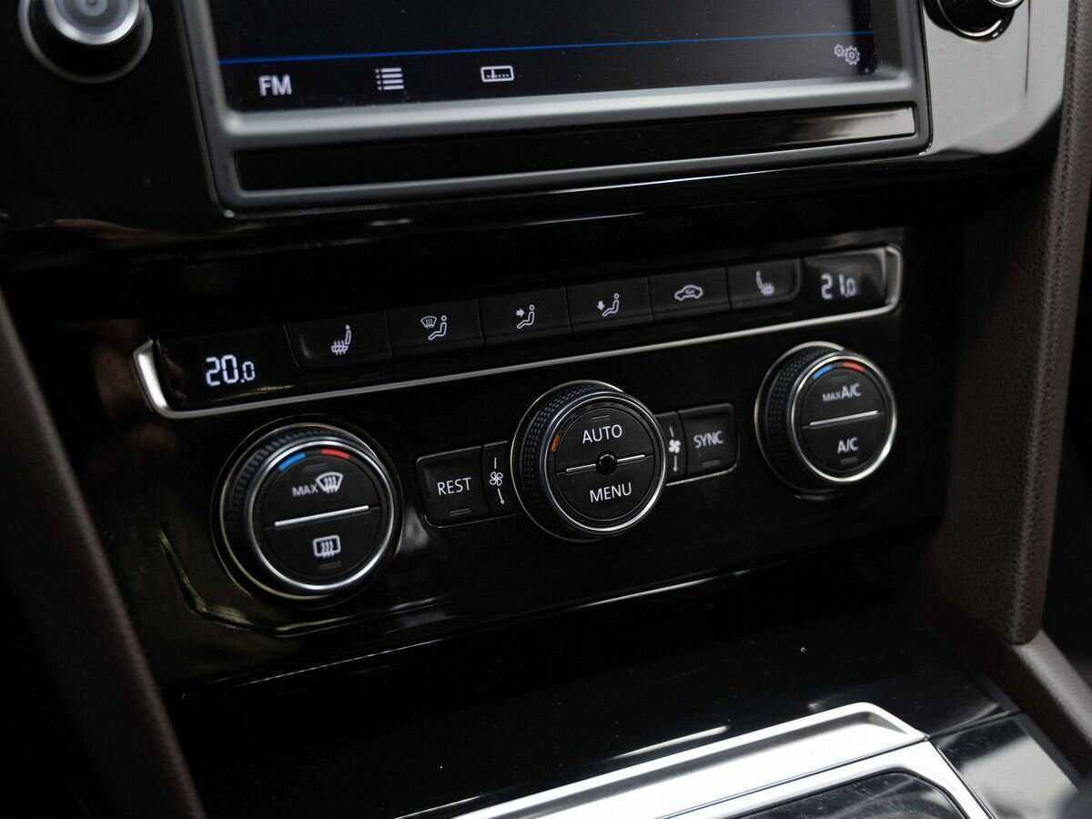 Б/У Фольксваген Пассат 2016 года. Фото: #23