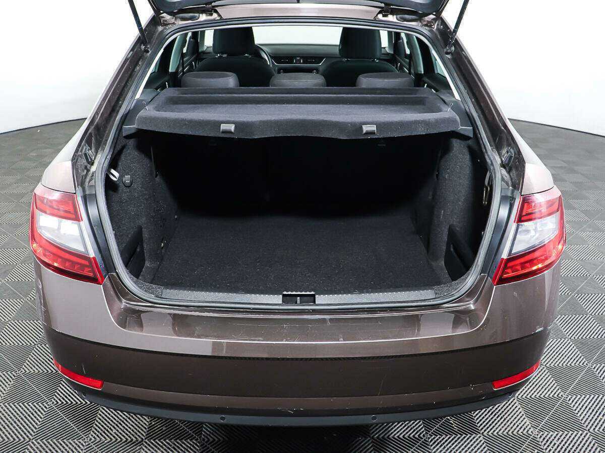 Б/У Шкода Октавия 2018 года. Фото: #8