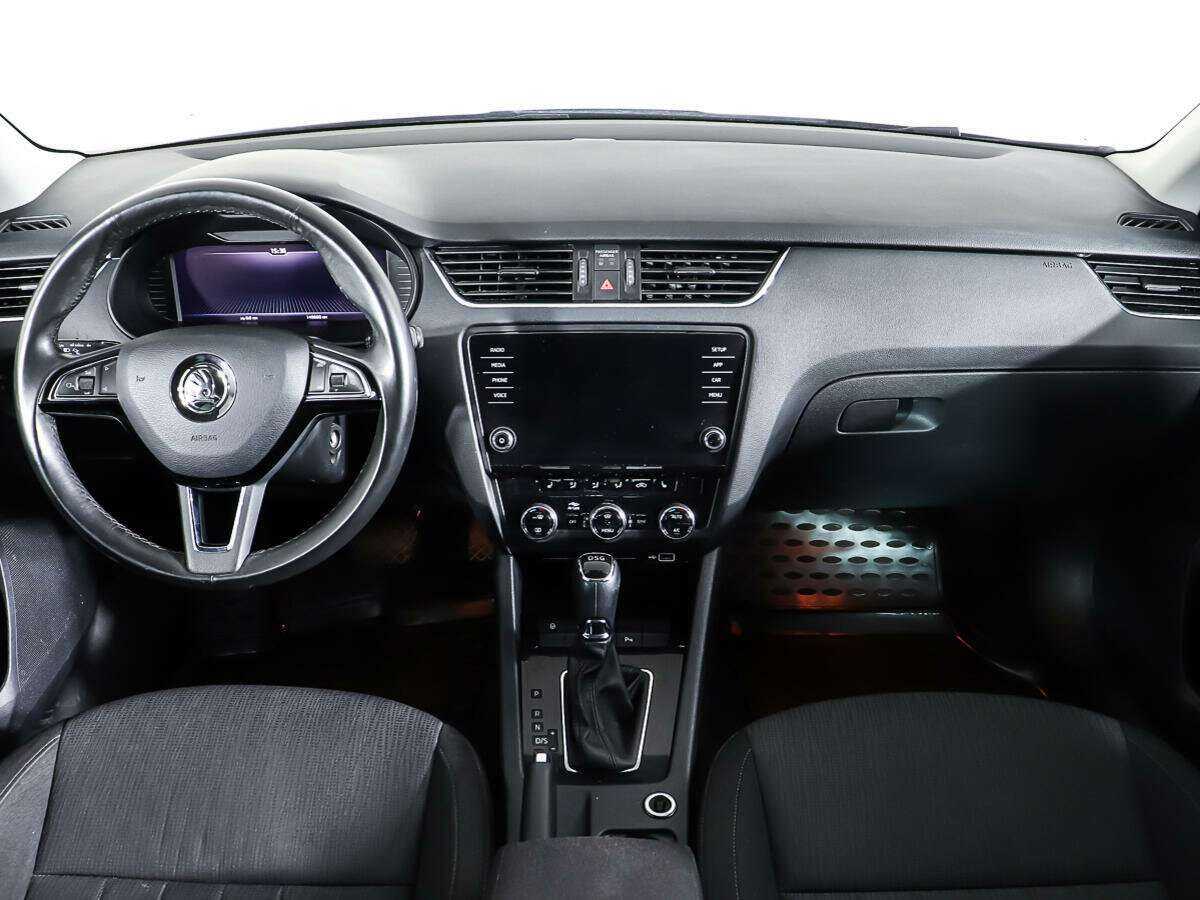 Б/У Шкода Октавия 2018 года. Фото: #11