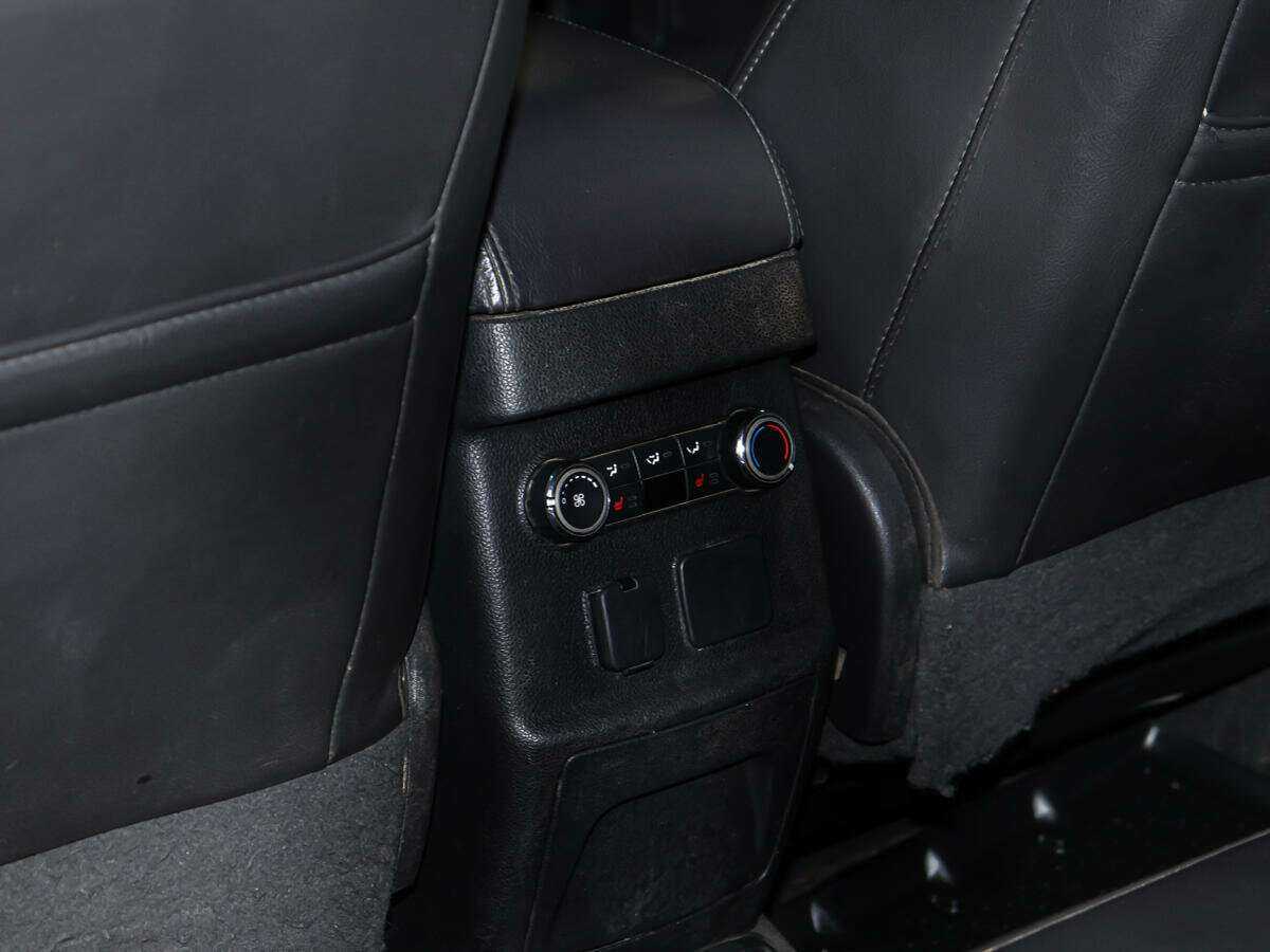 Б/У Форд Експлорер 2015 года. Фото: #18