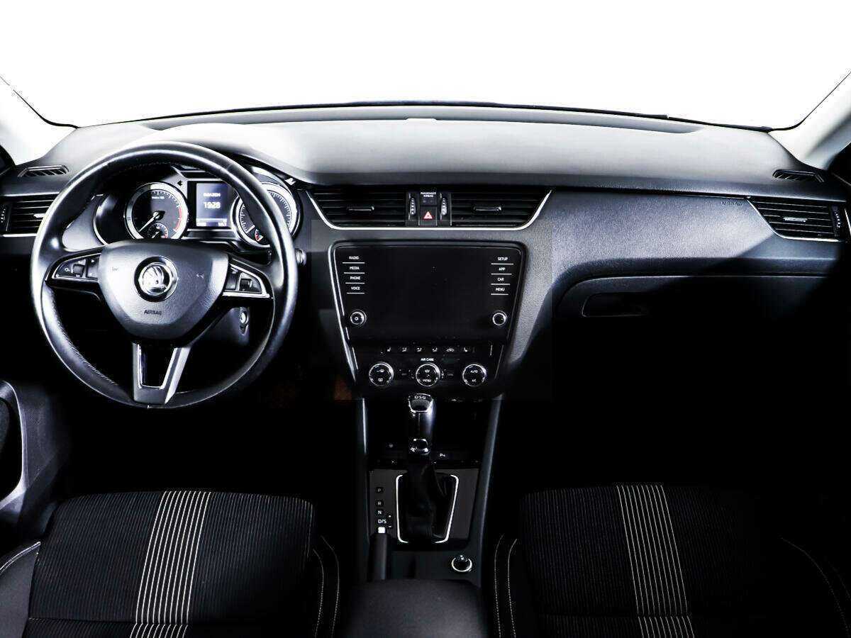 Б/У Шкода Октавия 2017 года. Фото: #11