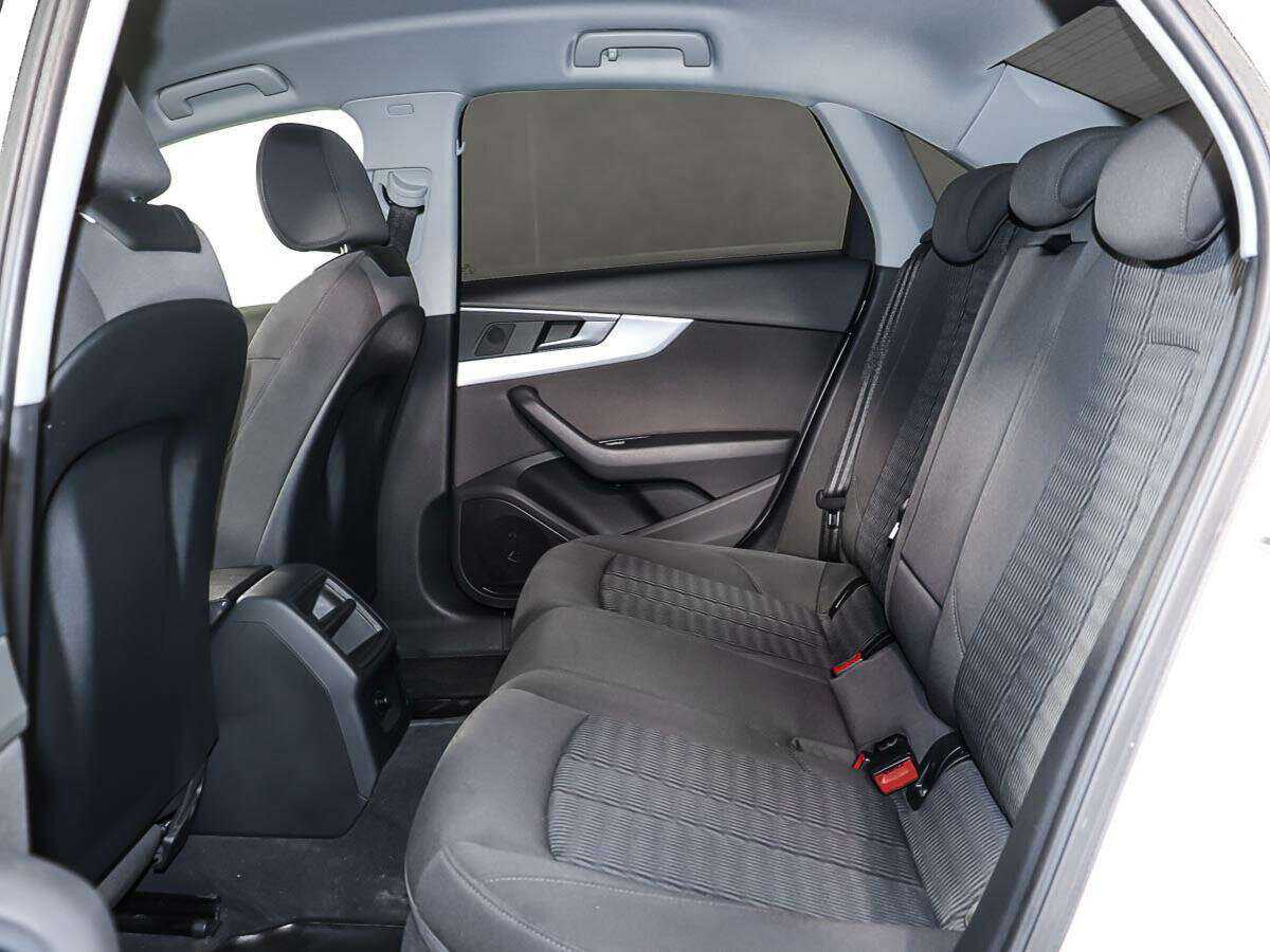 Б/У Ауди А4 2015 года. Фото: #9