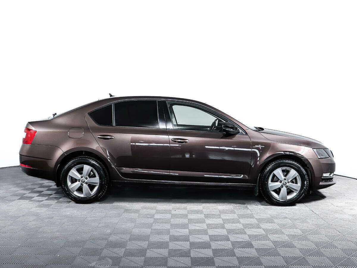 Б/У Шкода Октавия 2018 года. Фото: #3