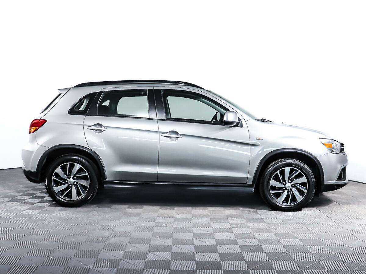 Б/У Митсубиши АС-Икс 2019 года. Фото: #3