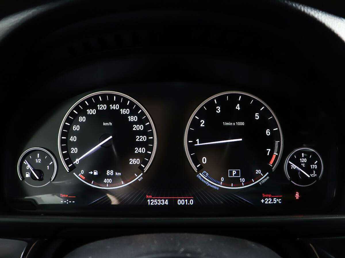 Б/У БМВ 5 серии 2015 года. Фото: #13