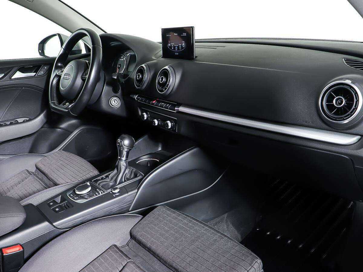 Б/У Ауди А3 2015 года. Фото: #7