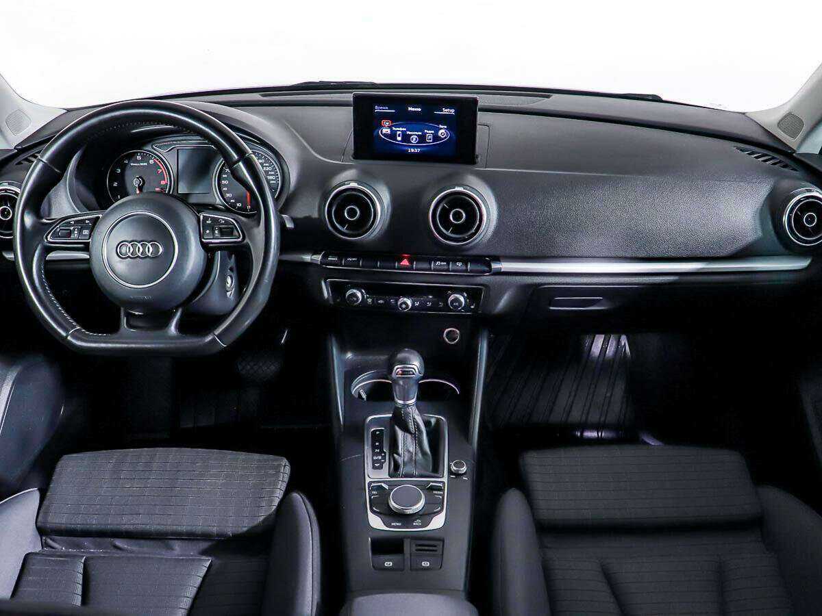 Б/У Ауди А3 2015 года. Фото: #9