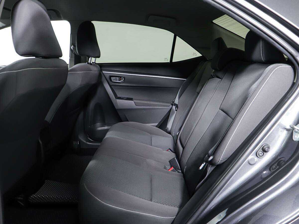 Б/У Тойота Королла 2016 года. Фото: #8