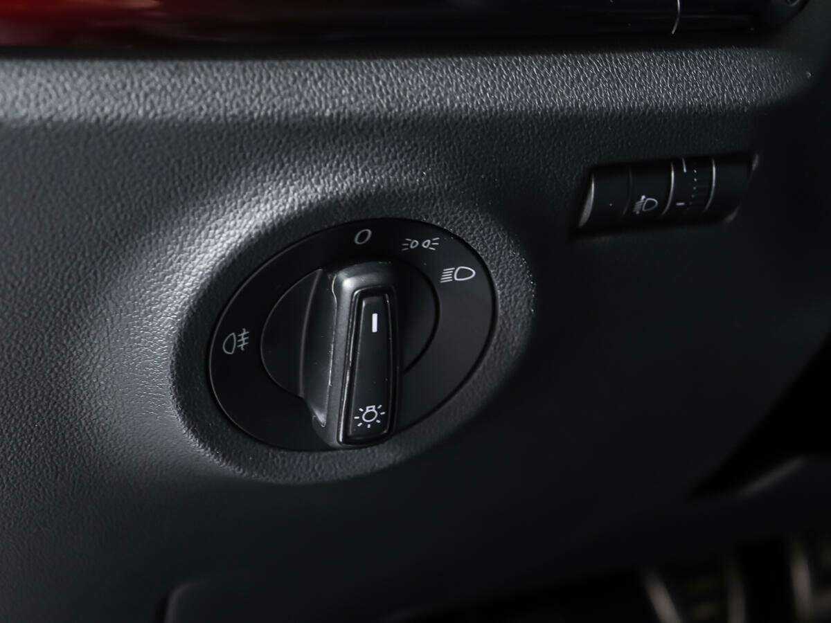 Б/У Фольксваген Поло 2021 года. Фото: #17