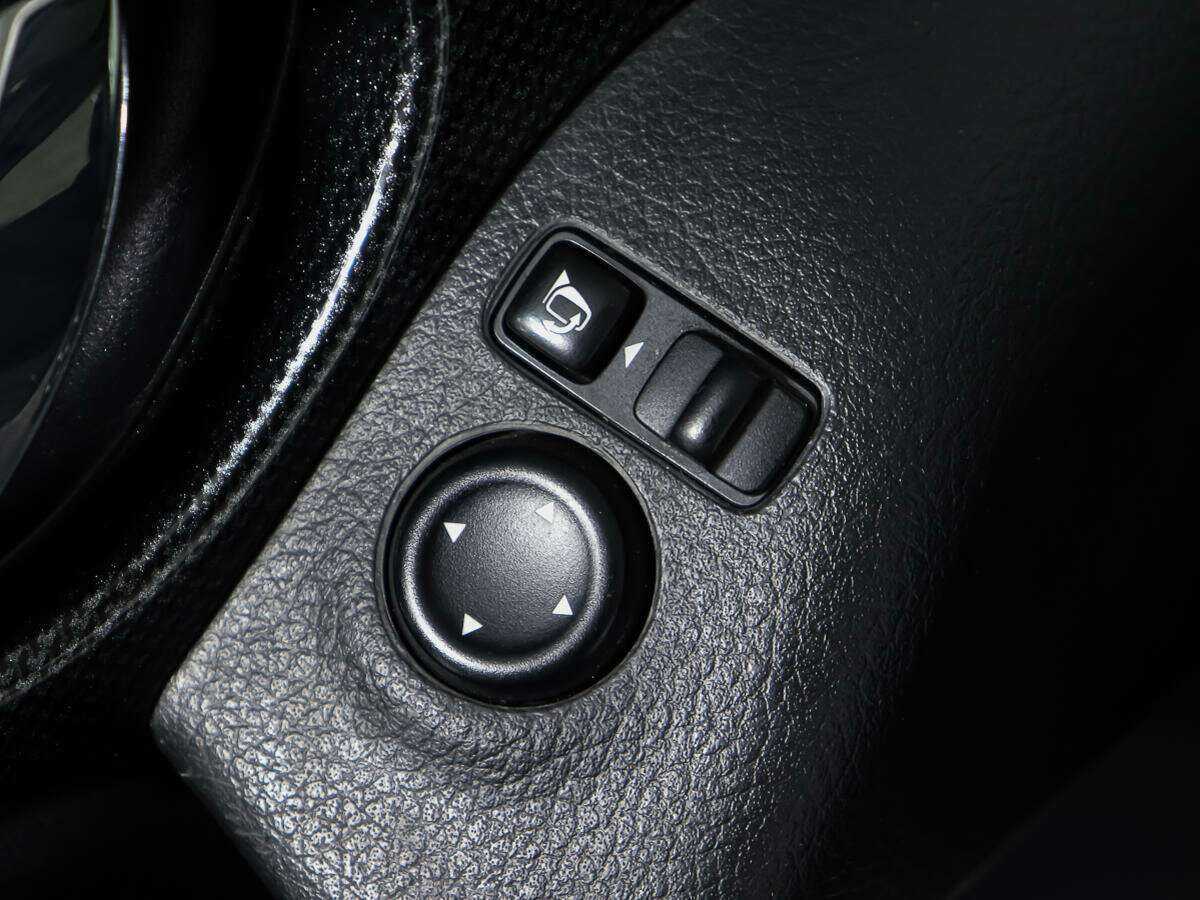 Б/У Ниссан Икс-Трейл 2015 года. Фото: #18