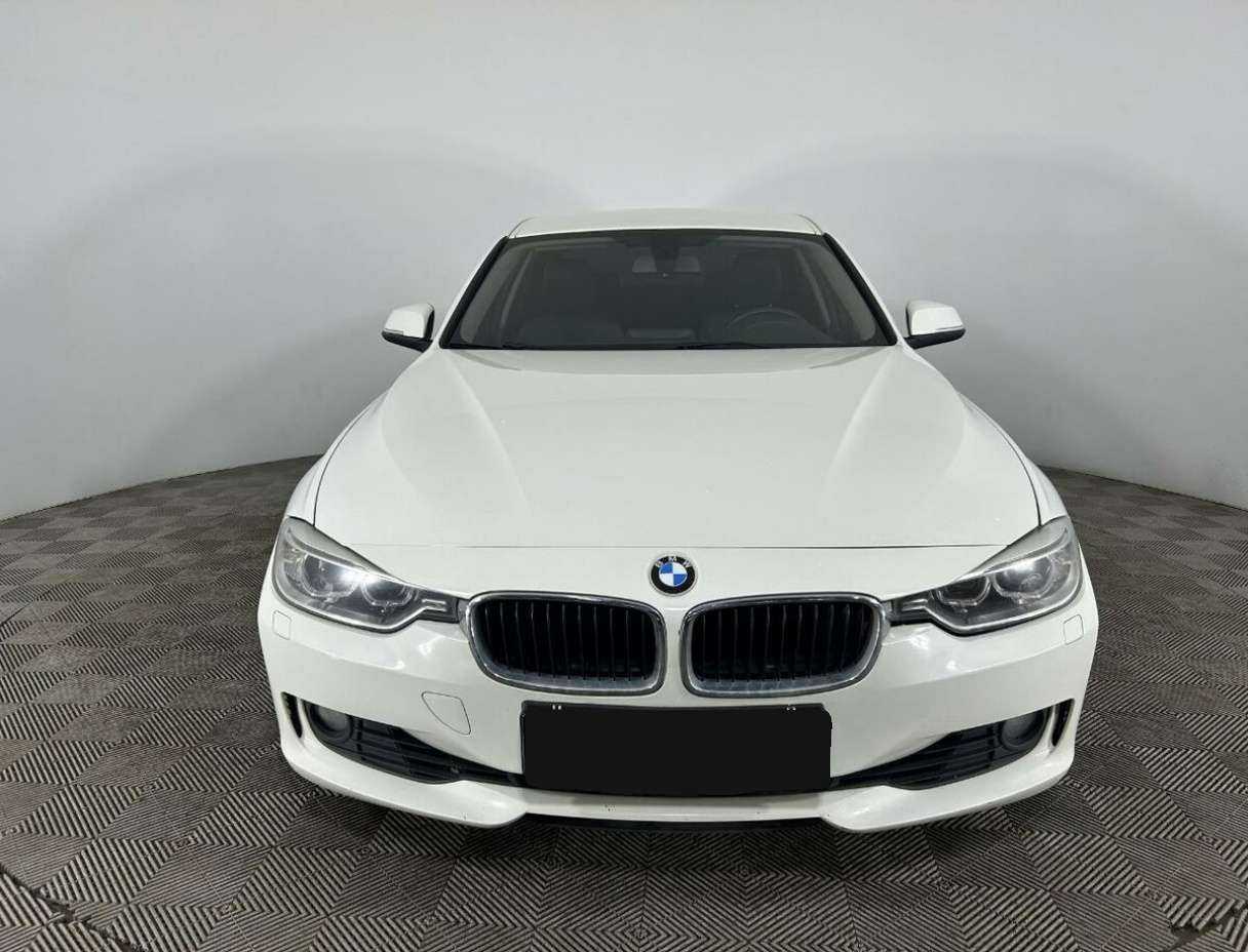 Б/У БМВ 3 серии 2014 года. Фото: #1