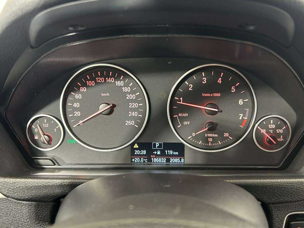 Б/У БМВ 3 серии 2014 года. Фото: #10