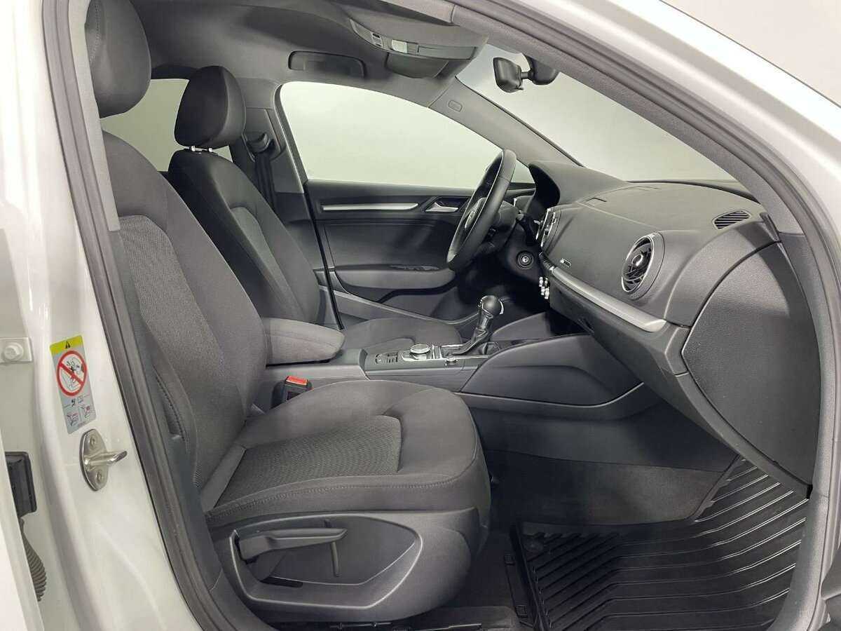 Б/У Ауди А3 2018 года. Фото: #13