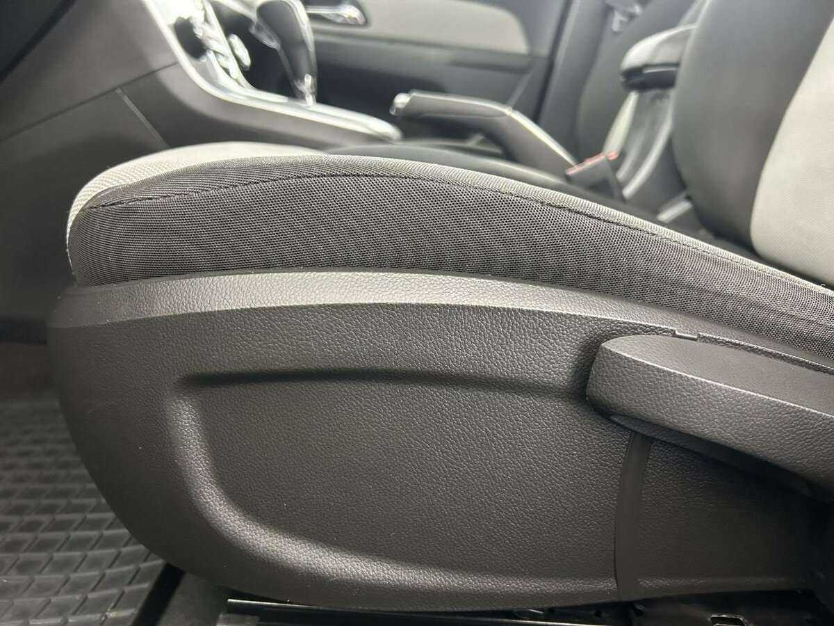 Б/У Шевроле Круз 2013 года. Фото: #9