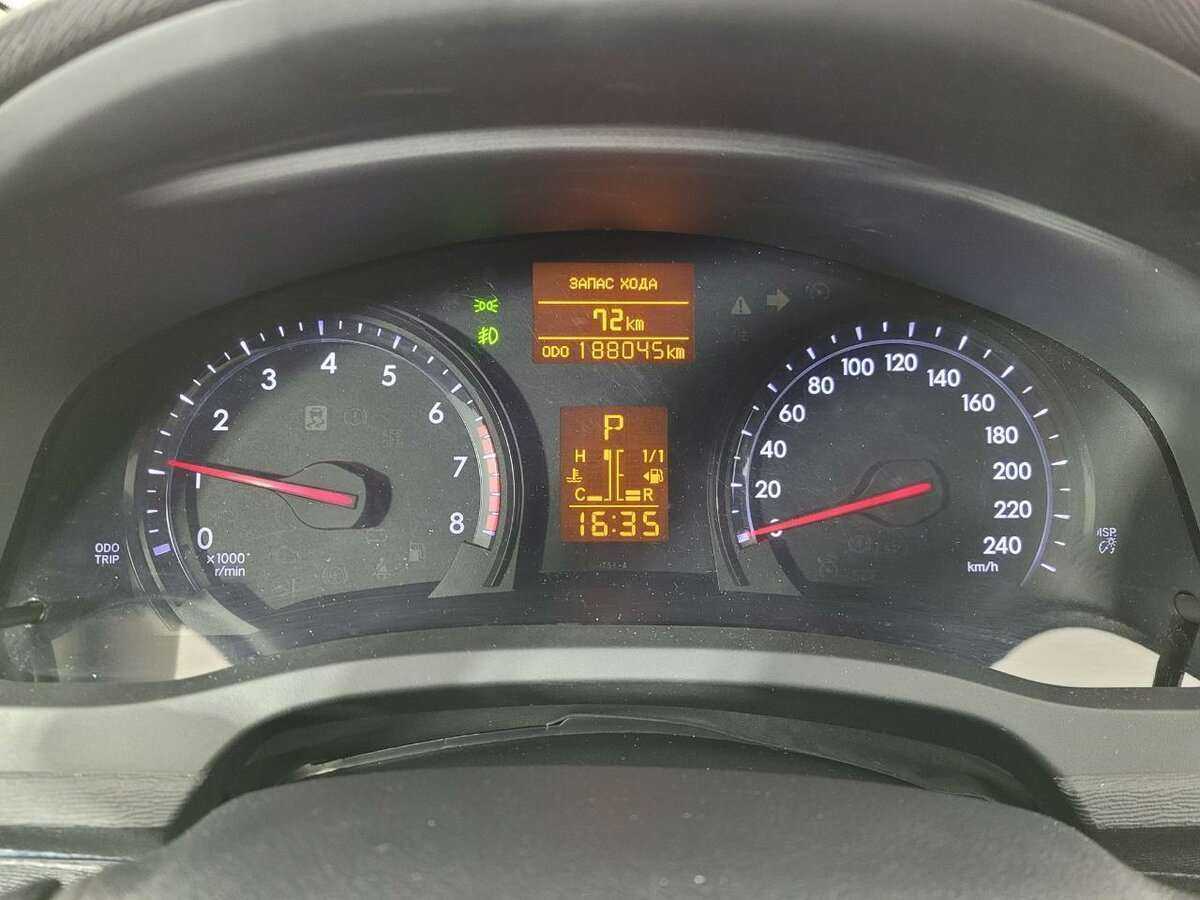 Б/У Тойота Авенсис 2012 года. Фото: #10