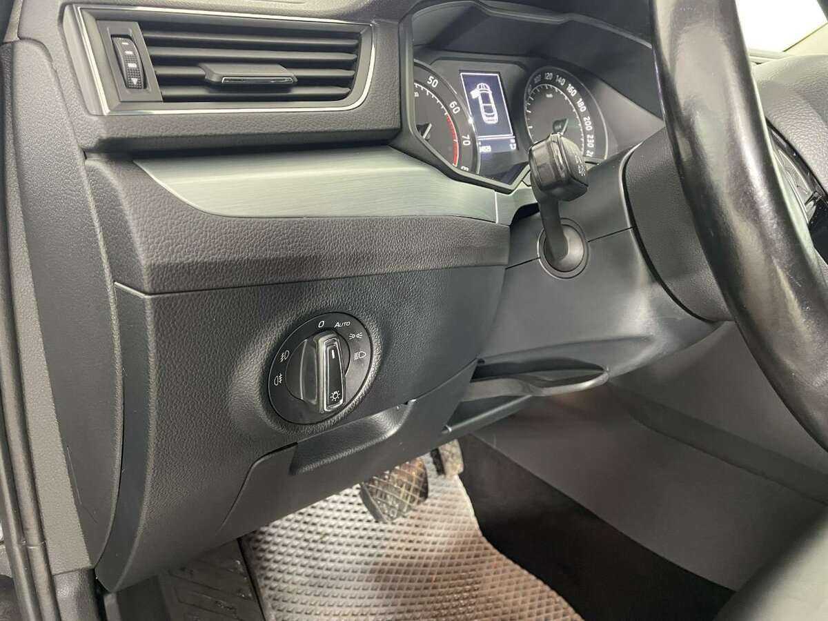 Б/У Шкода Суперб 2018 года. Фото: #8