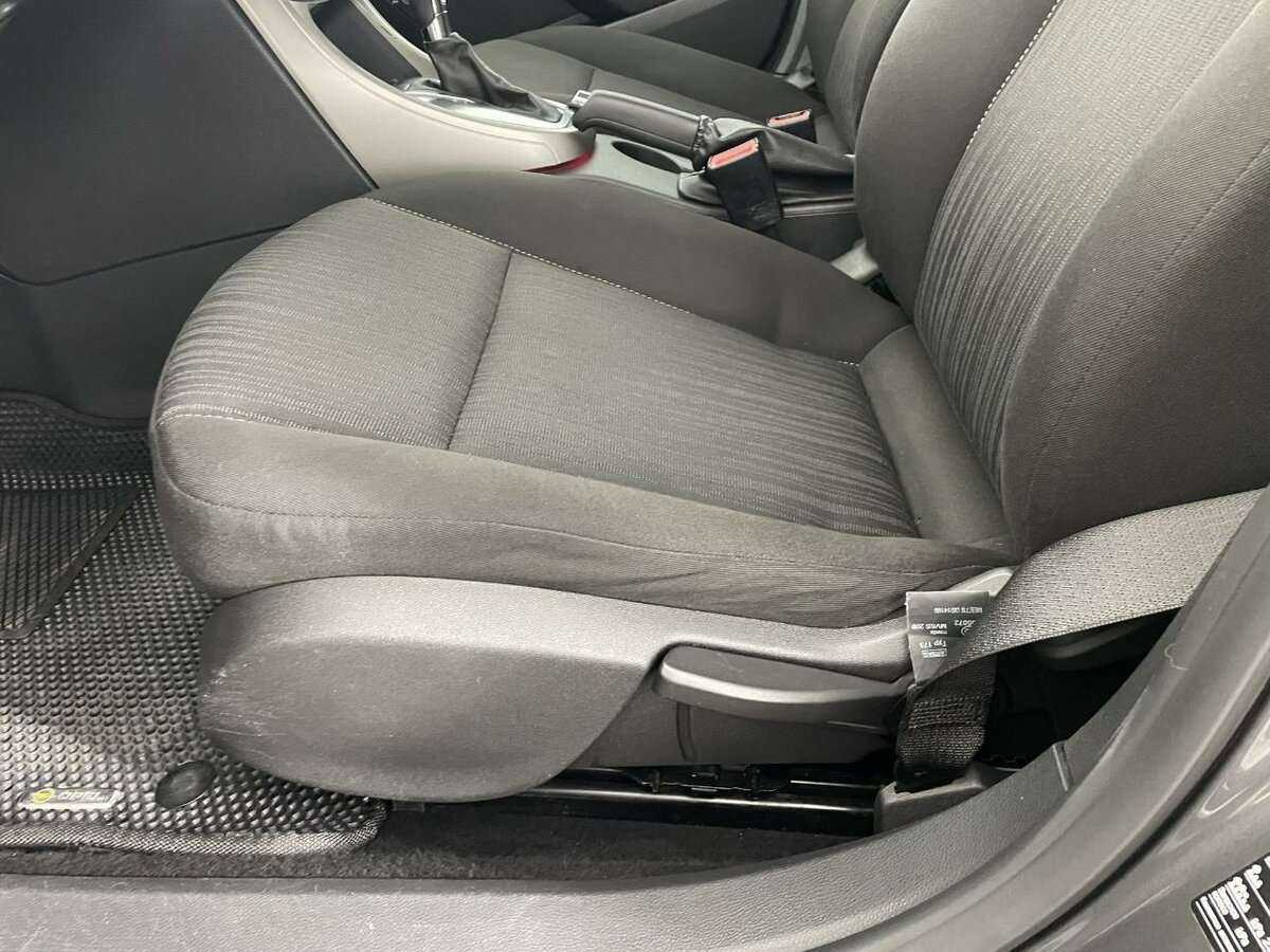 Б/У Опель Астра 2012 года. Фото: #9