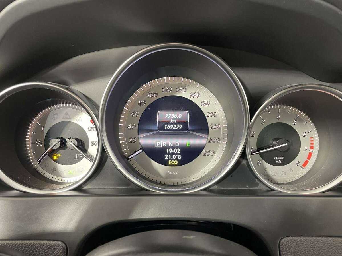 Б/У Мерседес-Бенц Ц-Класс 2012 года. Фото: #10