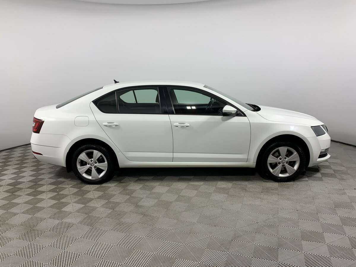 Б/У Шкода Октавия 2018 года. Фото: #3