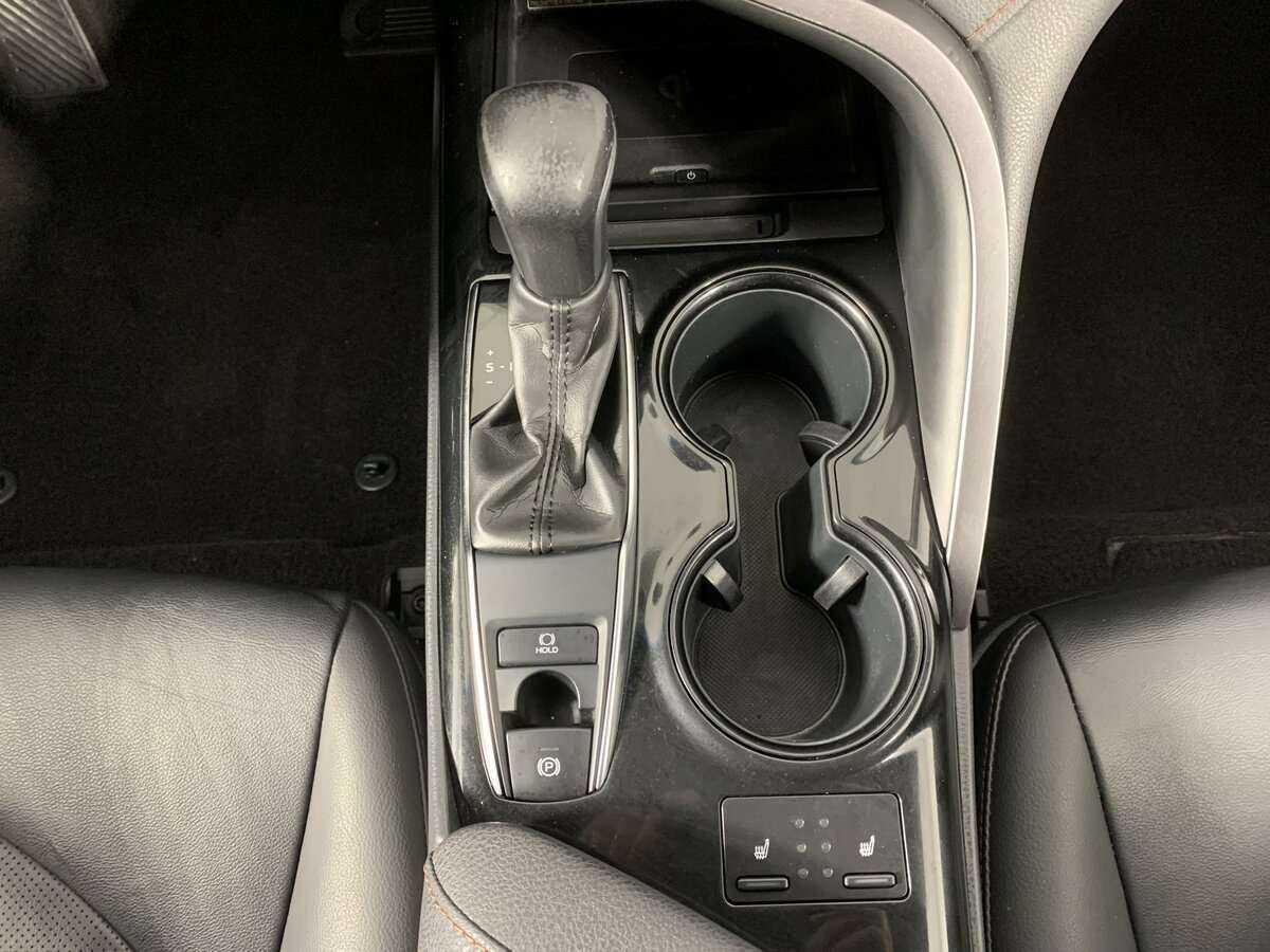 Б/У Тойота Камри 2020 года. Фото: #18