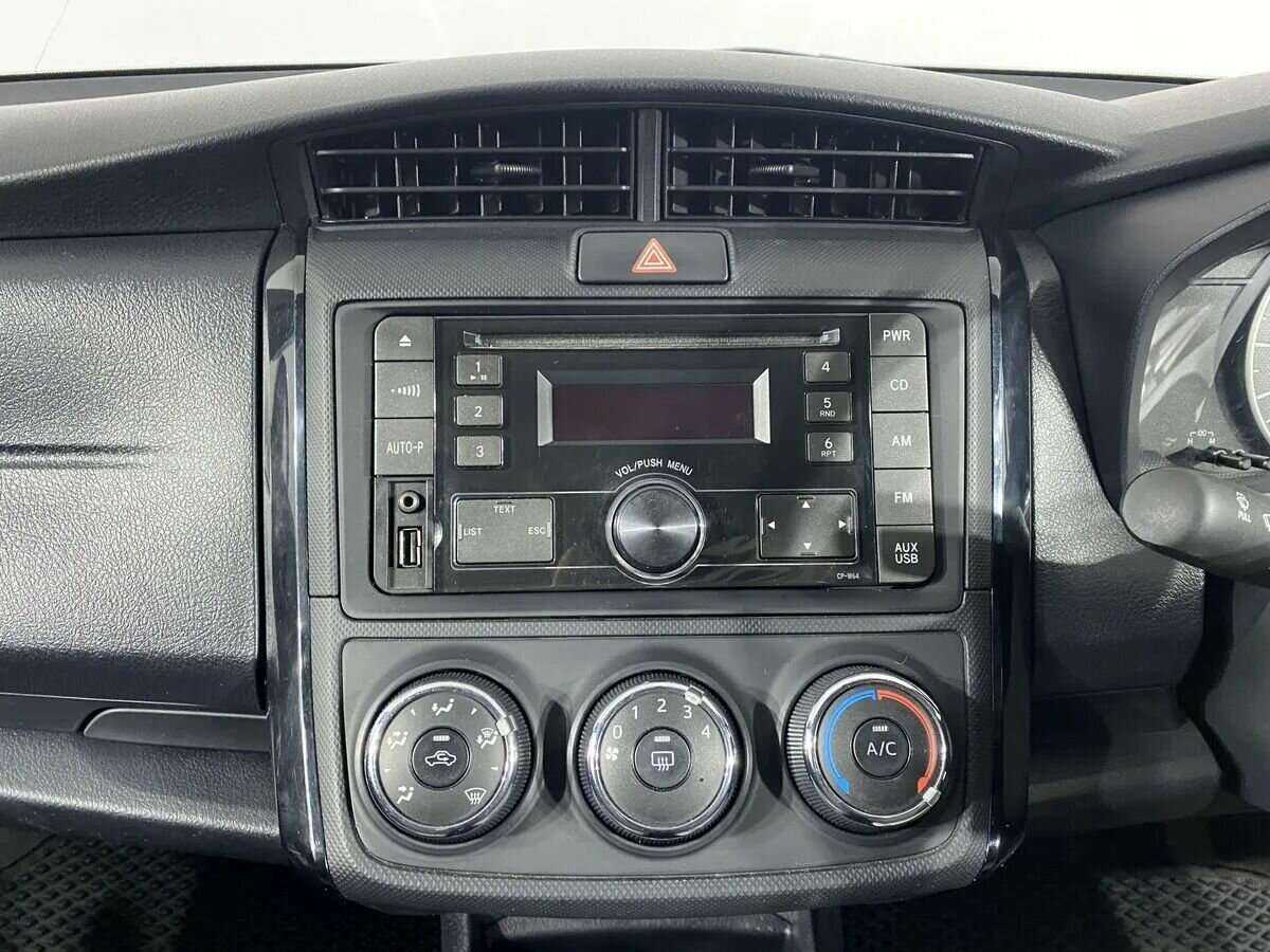 Б/У Тойота Королла 2016 года. Фото: #9