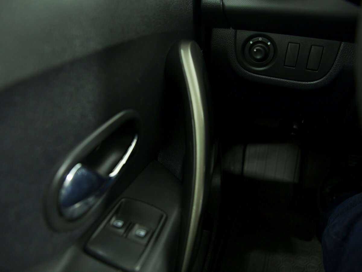 Б/У Рено Логан 2015 года. Фото: #14