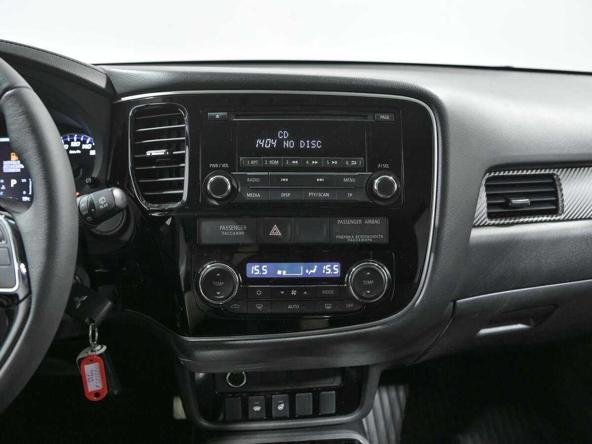 Б/У Митсубиши Оутлэндер 2018 года. Фото: #10