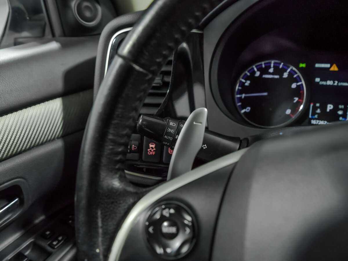 Б/У Митсубиши Оутлэндер 2013 года. Фото: #6